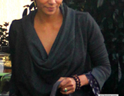 Celebrity News: Halle Berry�s Emerald Ring 